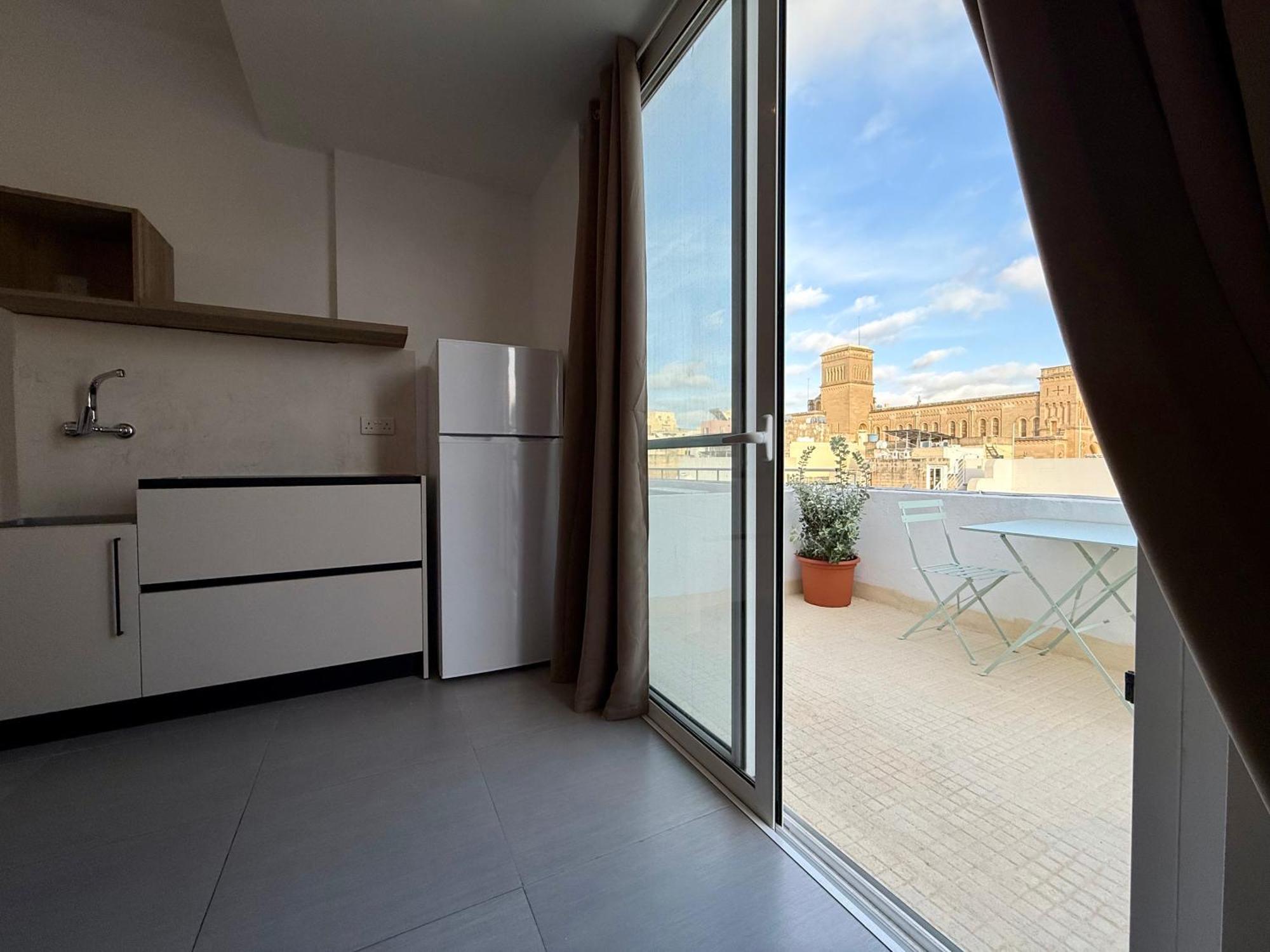 People & Places Sliema Exterior photo
