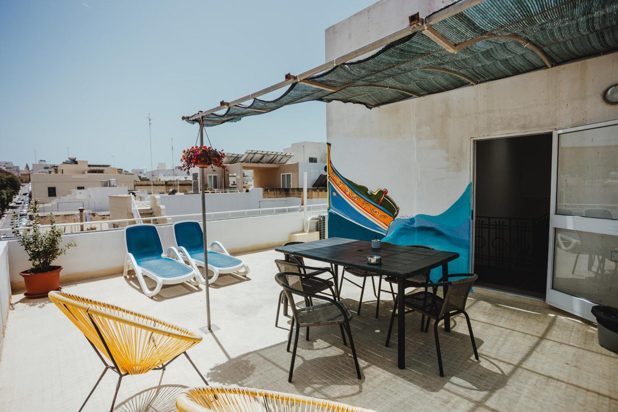 People & Places Sliema Exterior photo